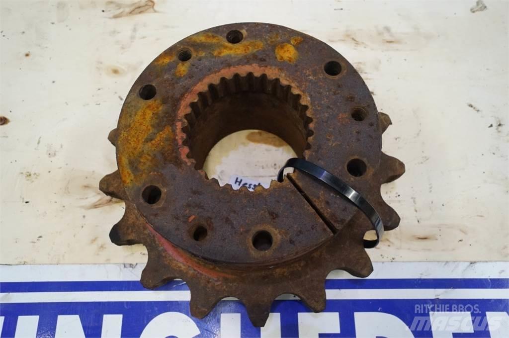Hesston 4700 Предаване