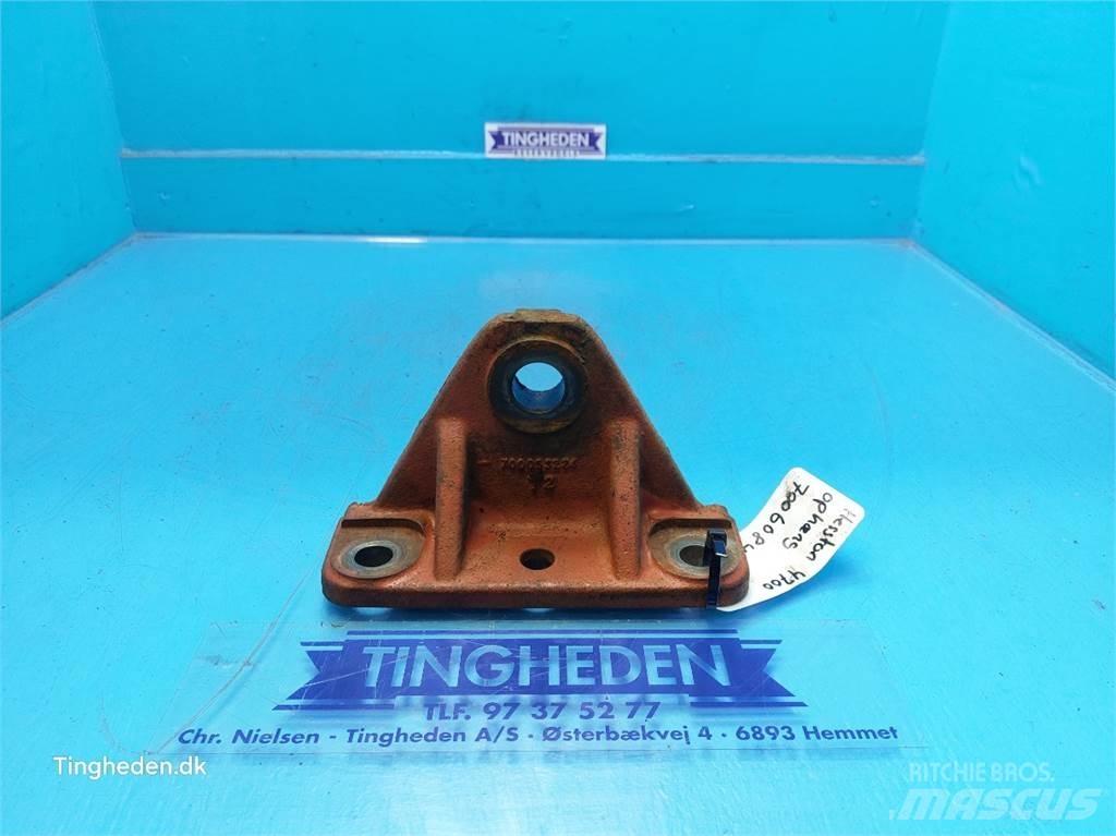 Hesston 4700 Друга техника за жънене на фураж