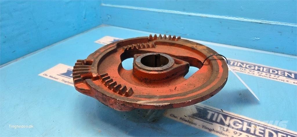 Hesston 4700 Друга техника за жънене на фураж
