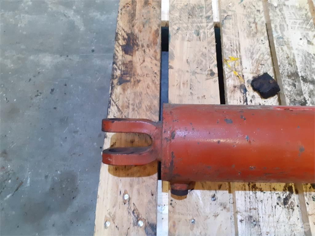 Hesston 4800 Стяги за бали
