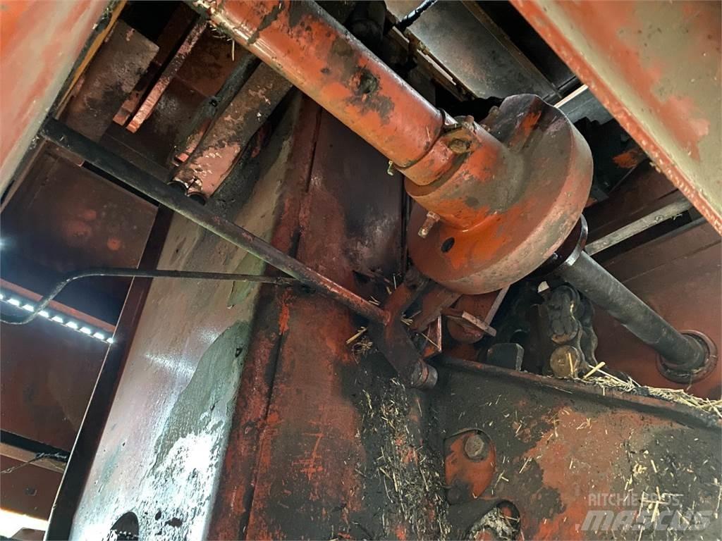 Hesston 4800 Балопреси квадратни
