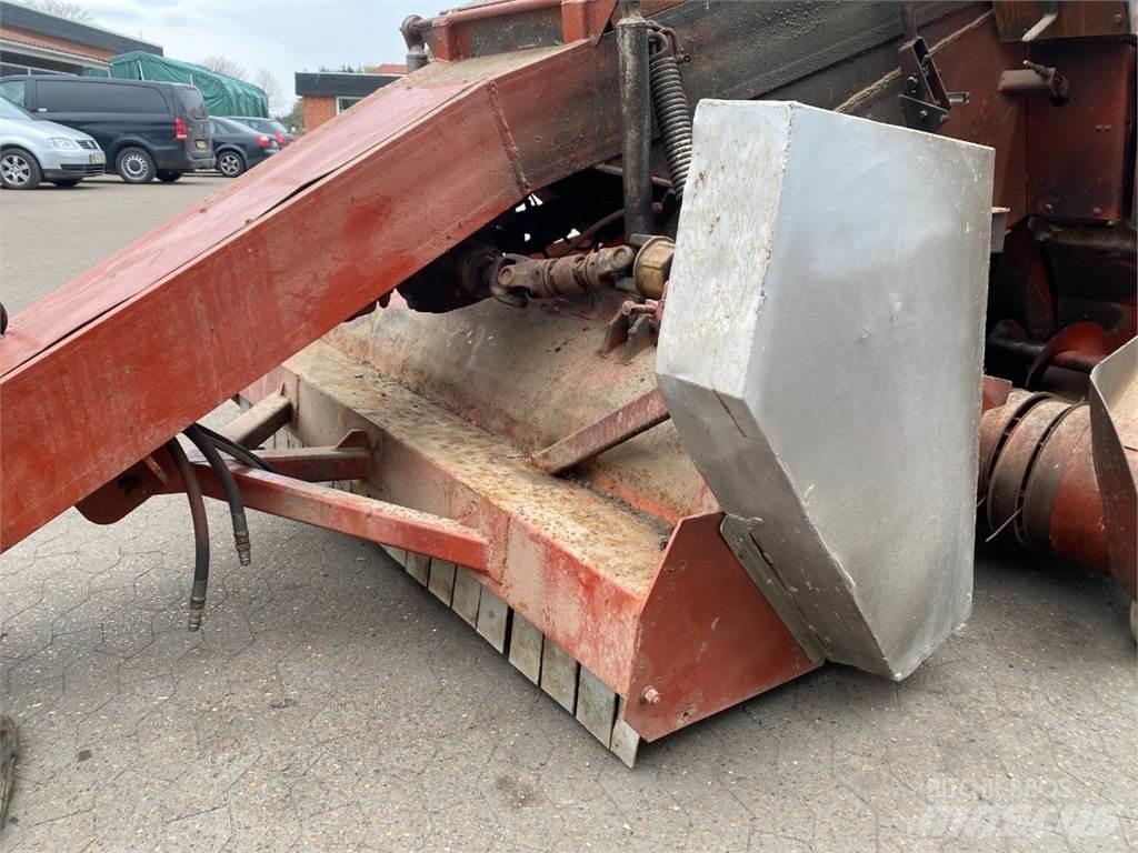 Hesston 4900 Балопреси квадратни
