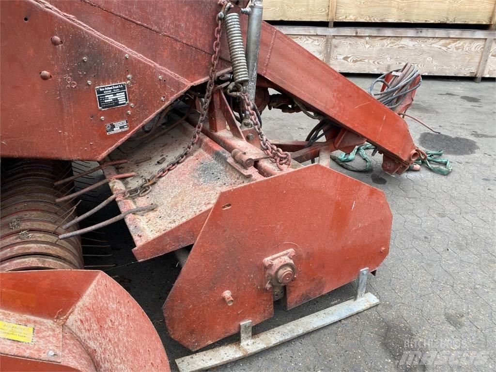 Hesston 4900 Балопреси квадратни
