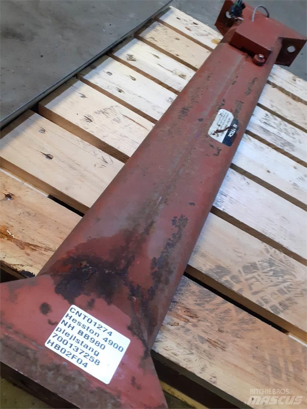 Hesston 4900 Друга техника за жънене на фураж