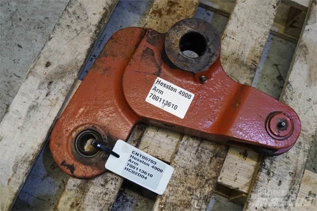 Hesston 4900 Стяги за бали