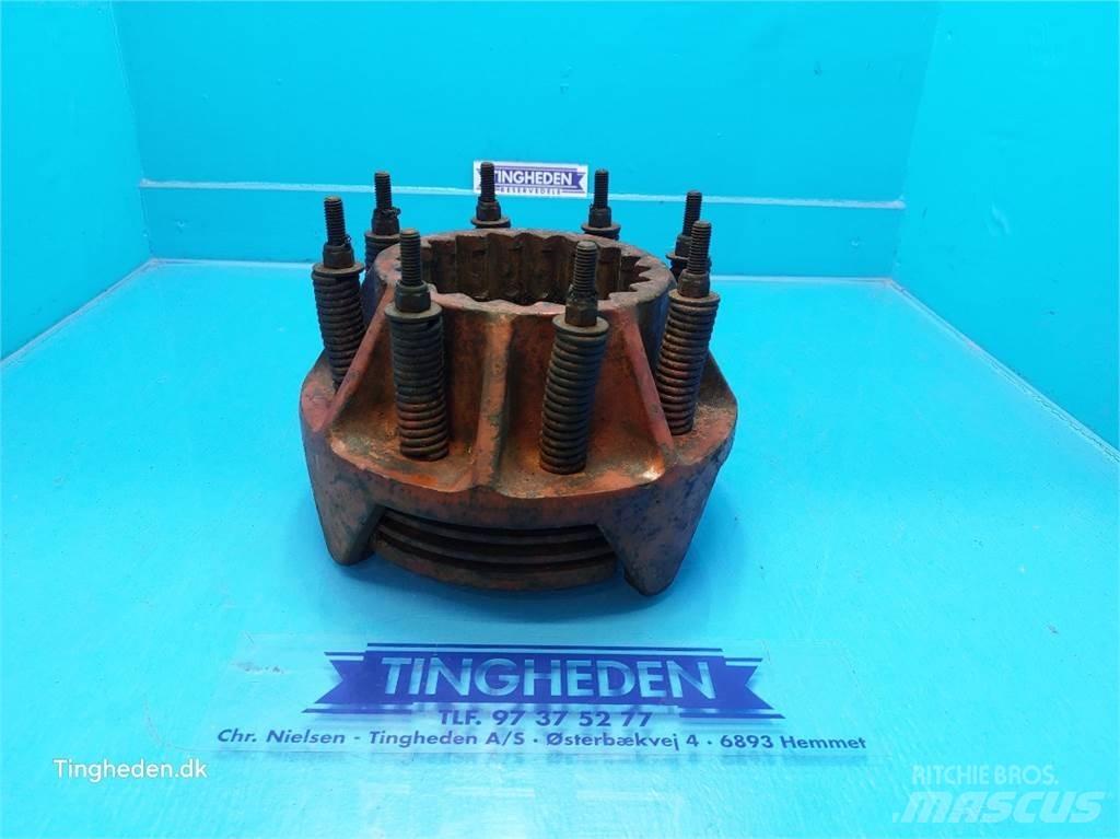 Hesston 4900 Предаване