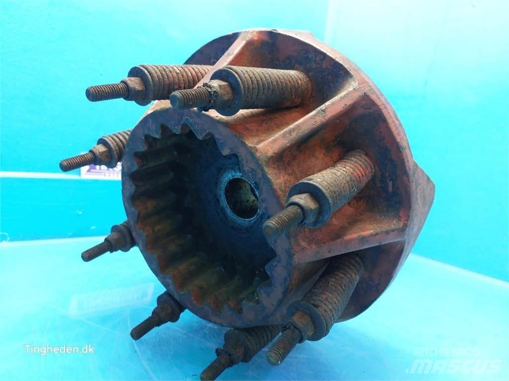 Hesston 4900 Предаване