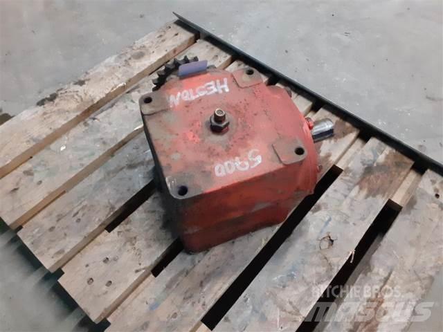 Hesston 5700 Предаване