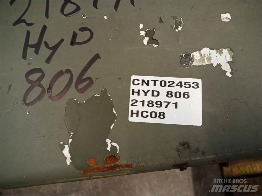 Hydrema 806 Товарачи със заден ескаватор