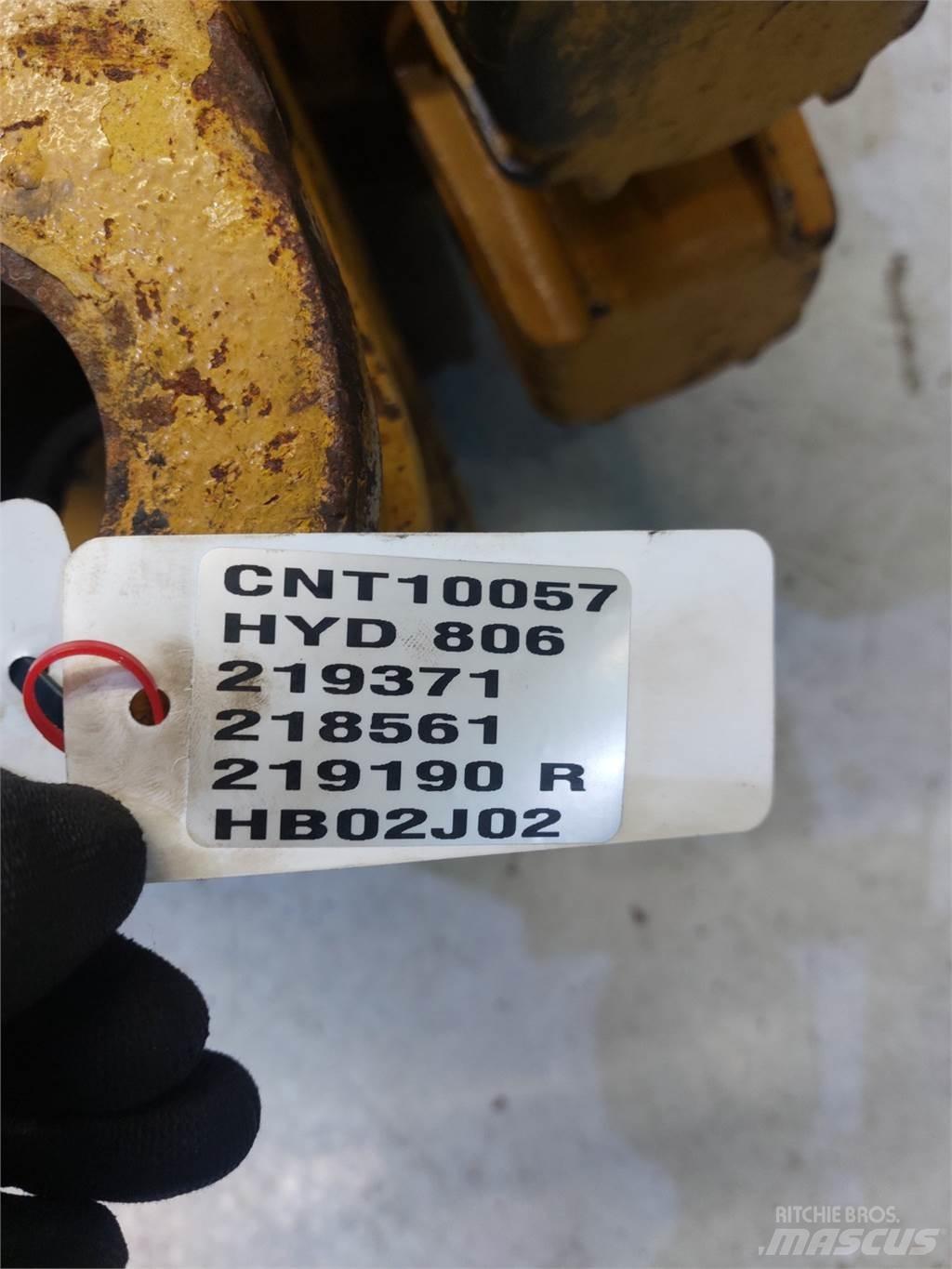 Hydrema 806 Товарачи със заден ескаватор