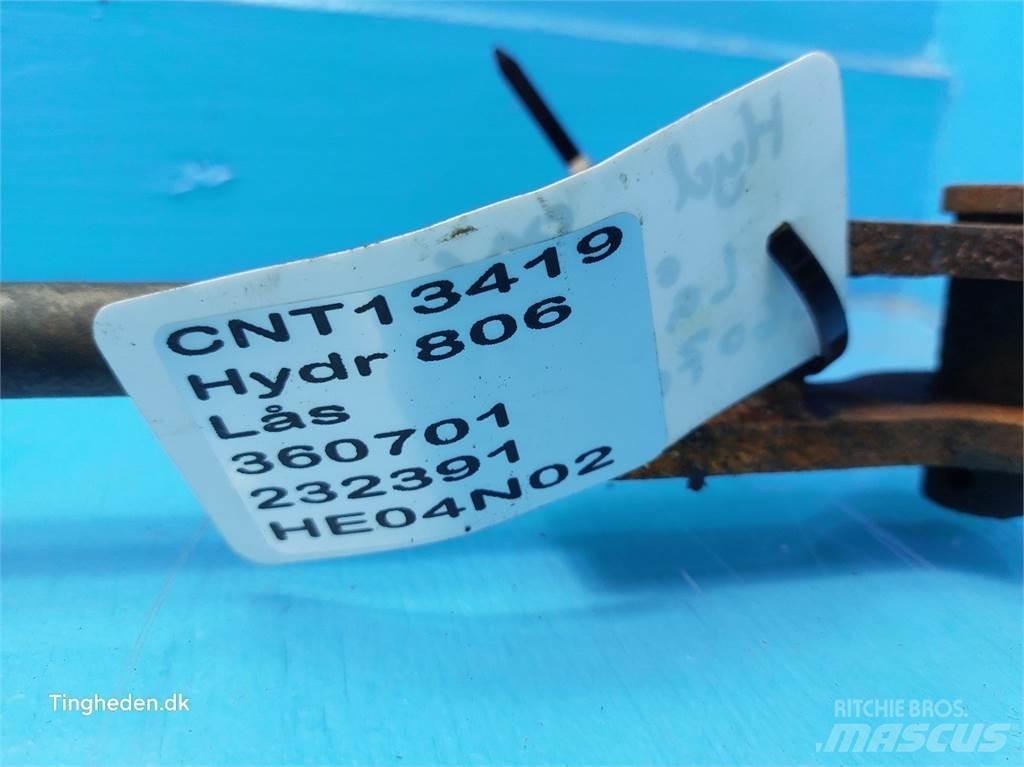 Hydrema 806 Товарачи със заден ескаватор