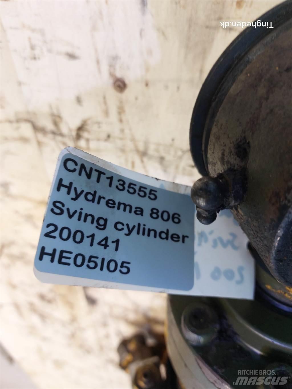 Hydrema 806 Товарачи със заден ескаватор