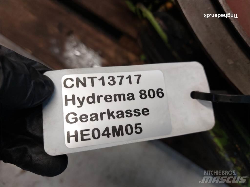 Hydrema 806 Предаване