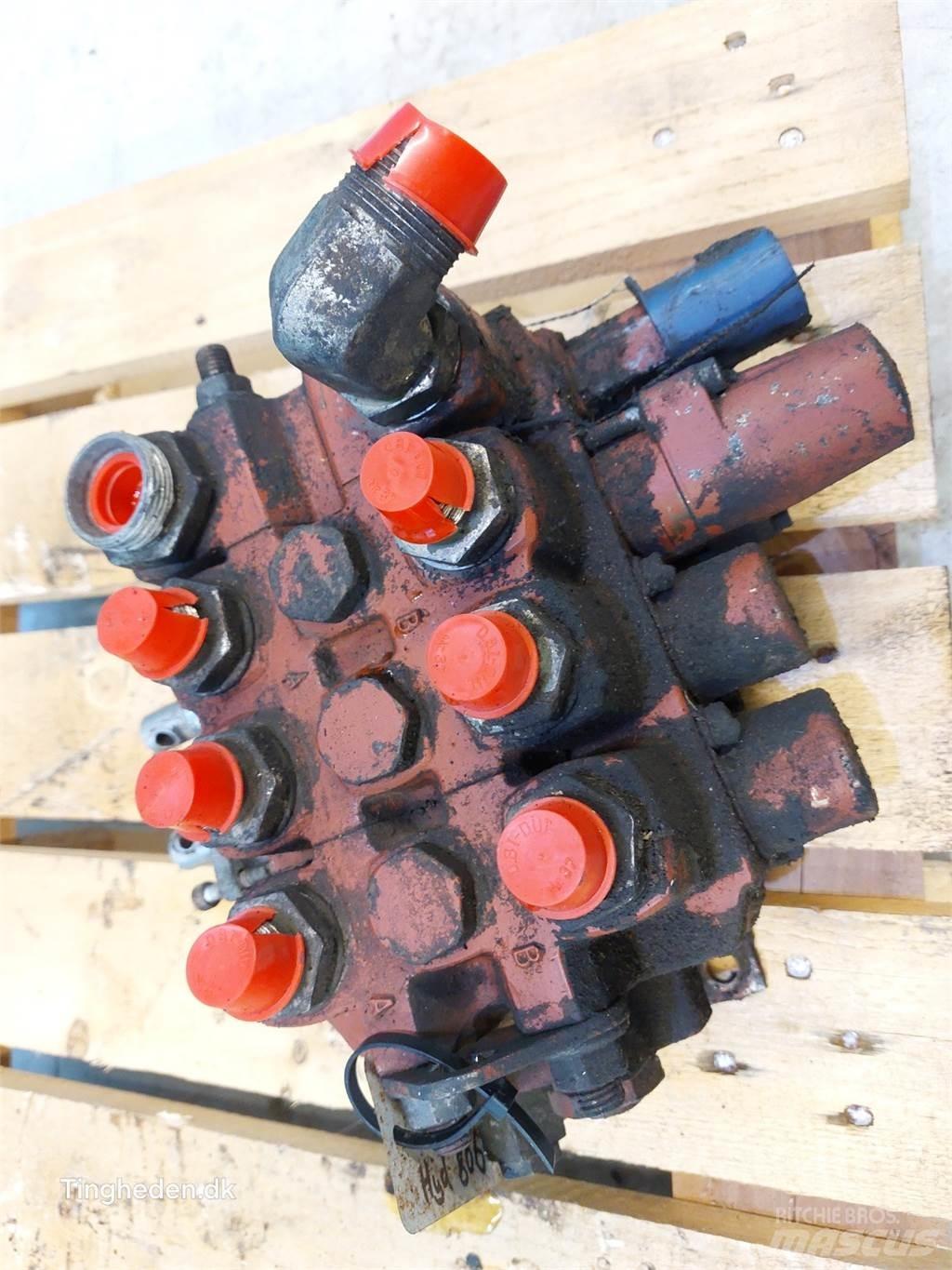 Hydrema 806 Хидравлични