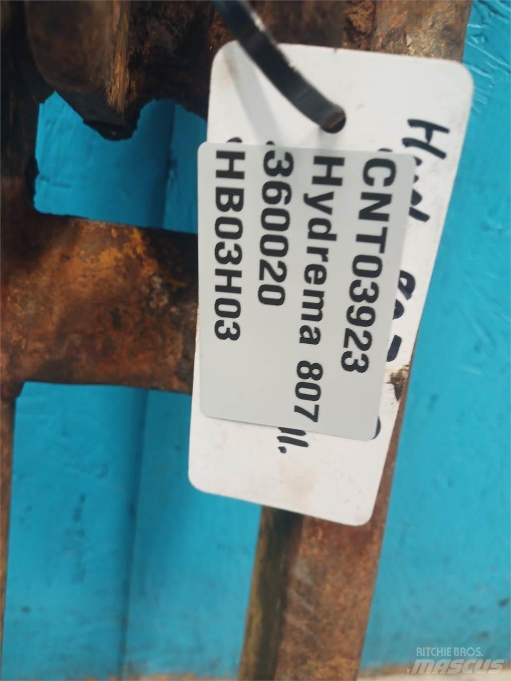 Hydrema 807 Товарачи със заден ескаватор