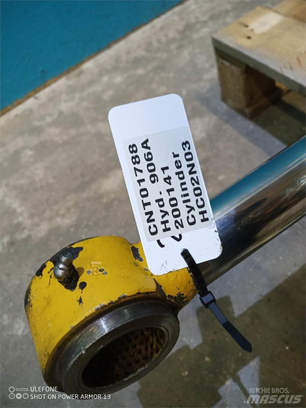 Hydrema 906A Товарачи със заден ескаватор