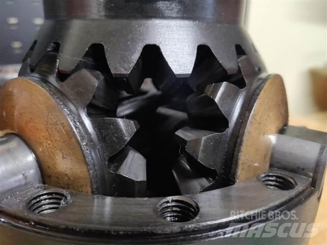 Hydrema 906B Оси
