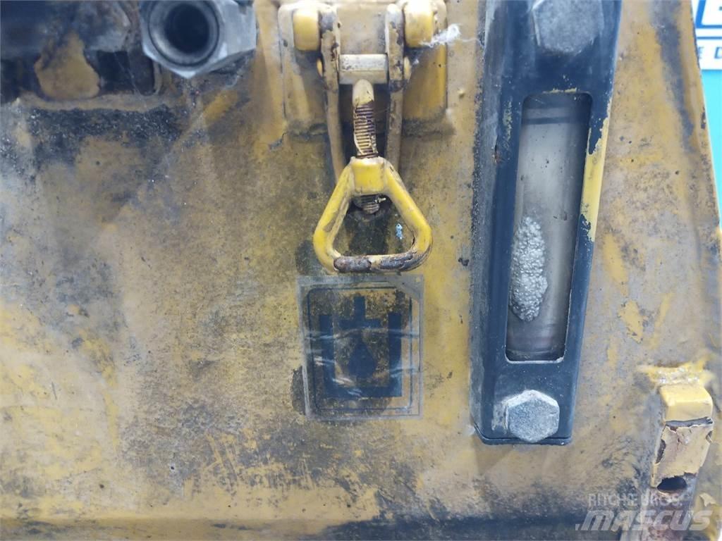 Hydrema 906B Хидравлични