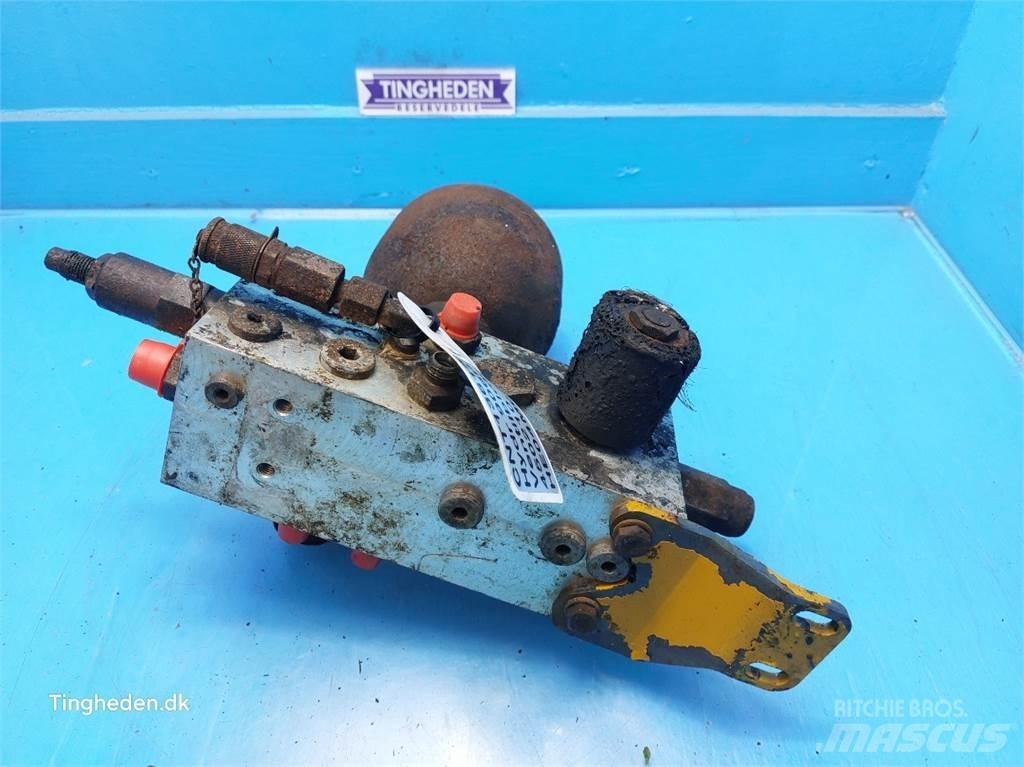 Hydrema 906B Хидравлични