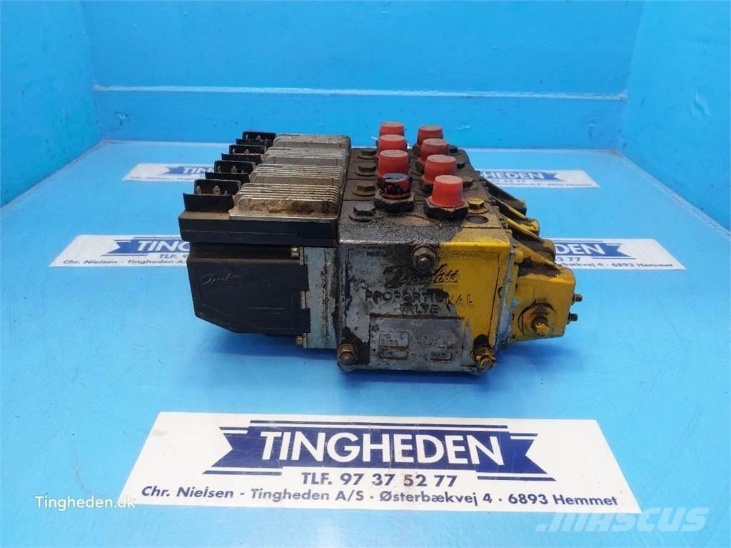 Hydrema 906B Хидравлични
