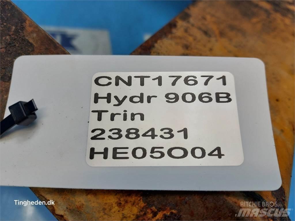 Hydrema 906B Пресяващи кофи
