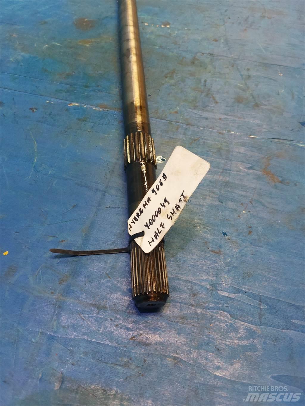 Hydrema 906D Предаване