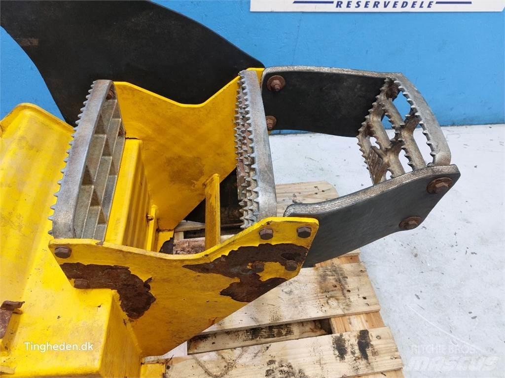 JCB 427 HL Пресяващи кофи
