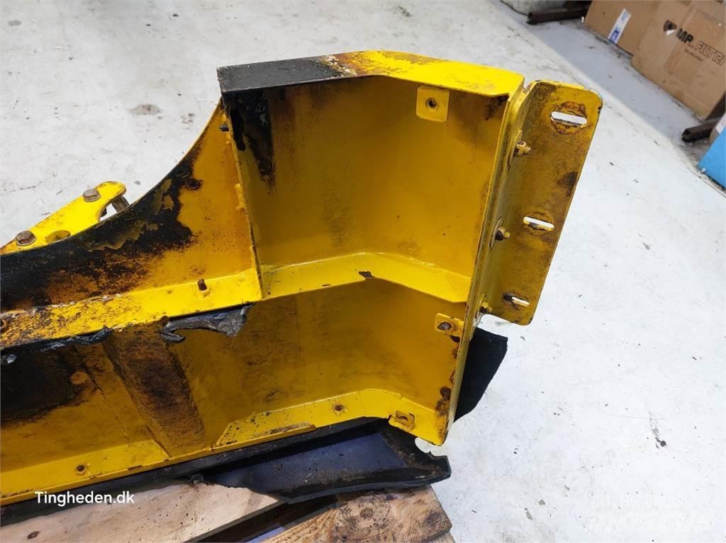 JCB 427 HL Пресяващи кофи
