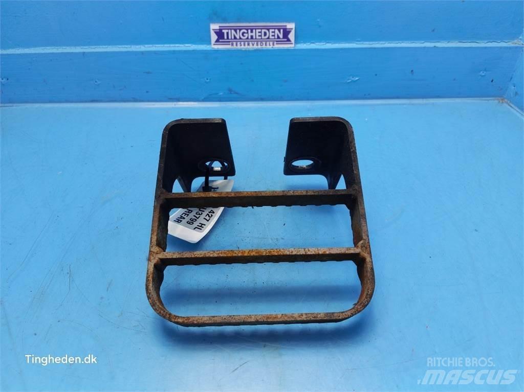 JCB 427 HL Пресяващи кофи
