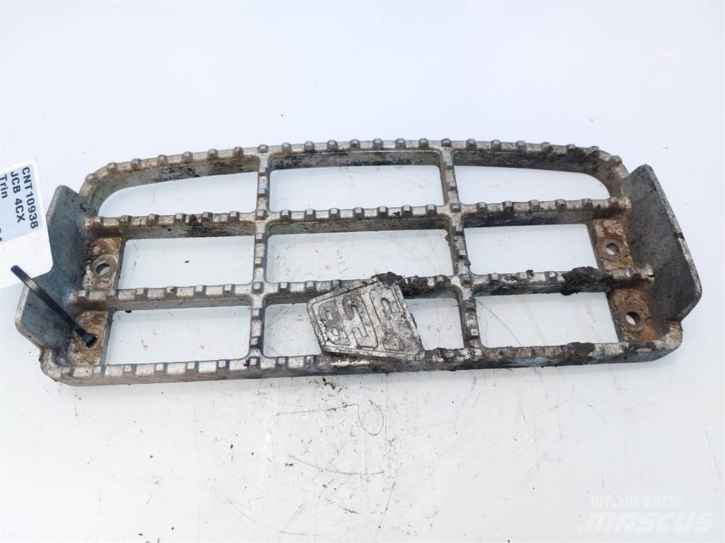 JCB 4CX Пресяващи кофи
