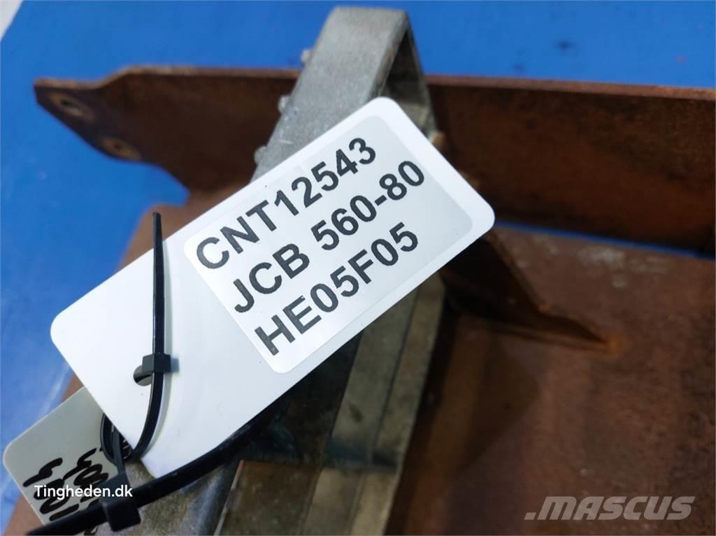 JCB 560-80 Кабина