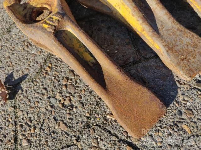 JCB Skovltænder Други компоненти