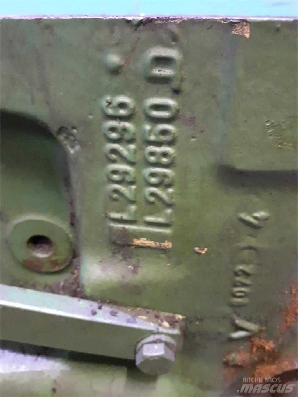 John Deere  Предаване