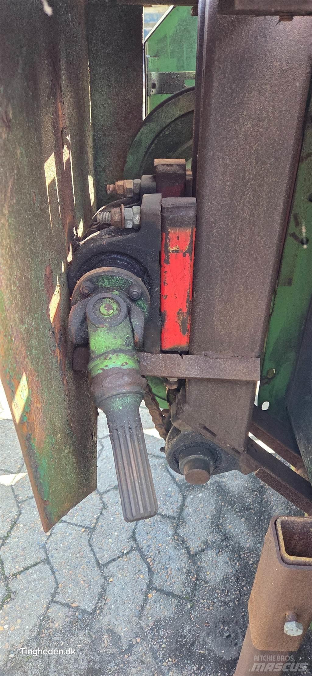 John Deere  Аксесоари  за комбайни