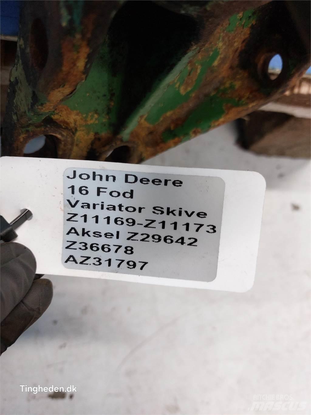 John Deere 1000 Аксесоари  за комбайни