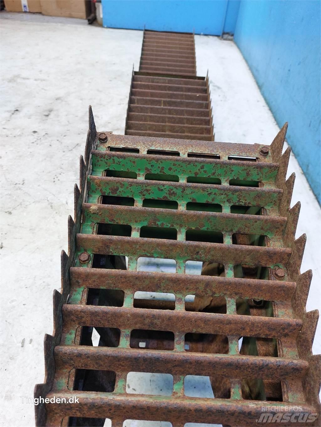 John Deere 1042 Аксесоари  за комбайни