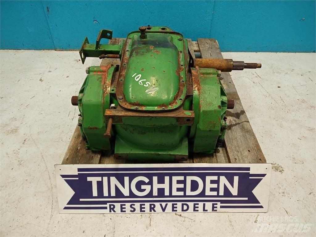 John Deere 1065 Предаване