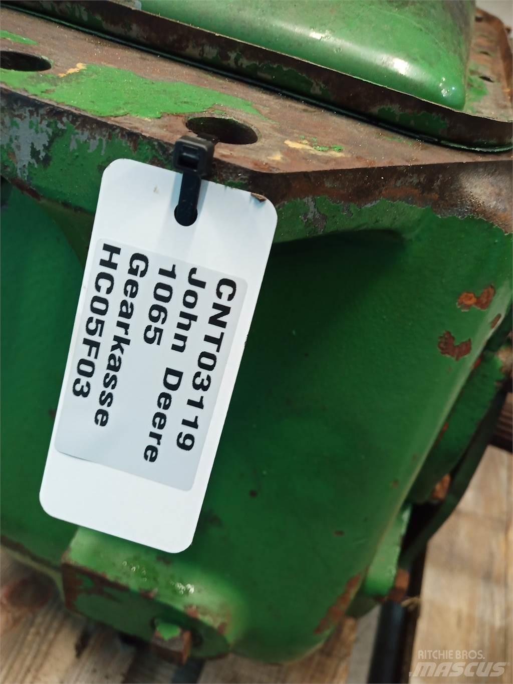 John Deere 1065 Предаване