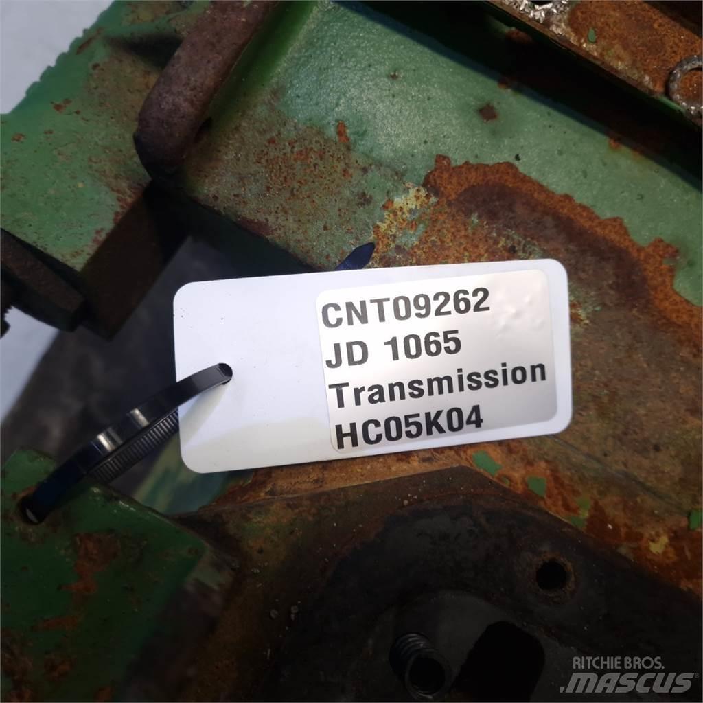John Deere 1065 Предаване