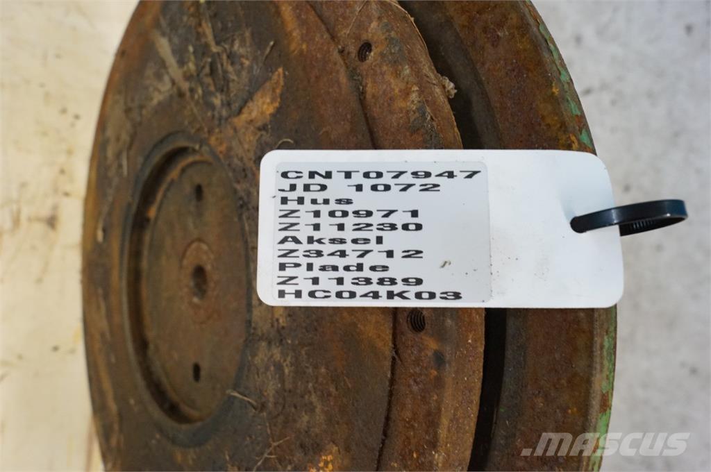 John Deere 1072 Предаване