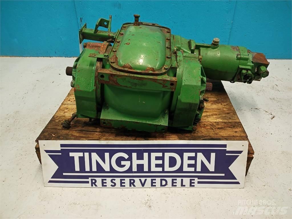 John Deere 1075 Предаване