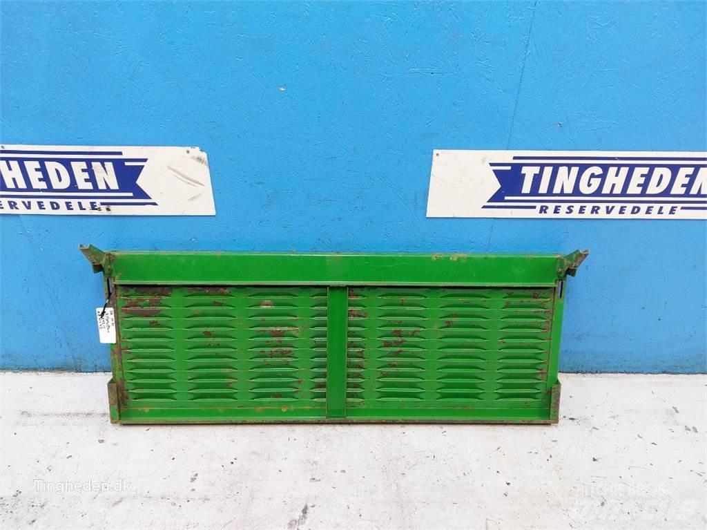 John Deere 1075 Разстилачки на пясък и сол