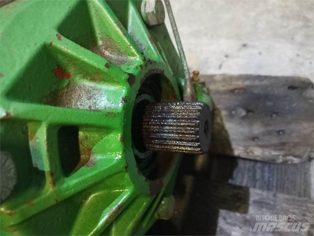 John Deere 1085 Предаване