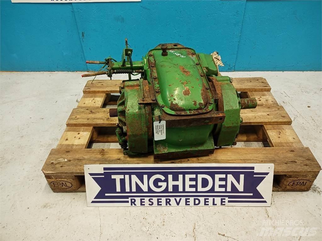 John Deere 1085 Предаване