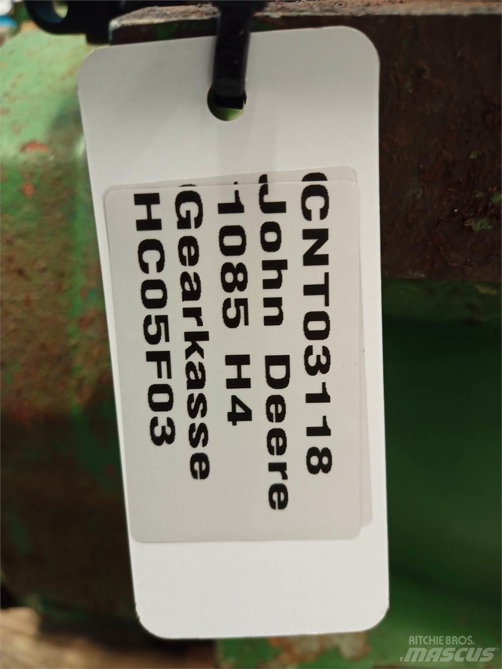 John Deere 1085 Предаване