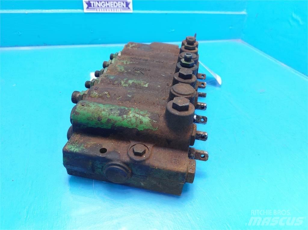 John Deere 1085 Хидравлични