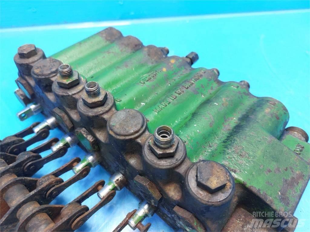 John Deere 1085 Хидравлични