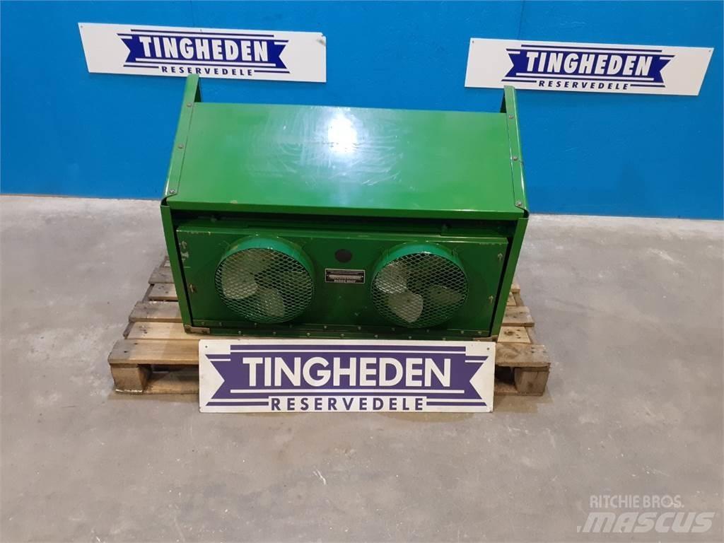 John Deere 1174 Кабина