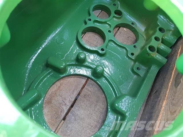 John Deere 1177 Предаване