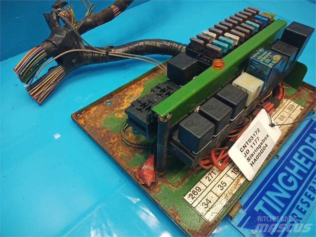 John Deere 1177 Електроники
